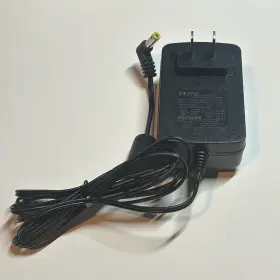 GQ30-090166-AU IHOME Switching Adapter