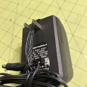 Motorola 2571586s05 Ac/dc Power Supply 18vdc Epnn5751b