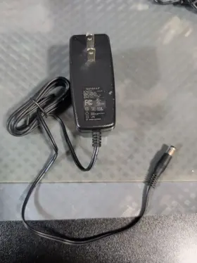 Netgear 332-10951-01 Oem 12 Volt 3.5a Ite Black Router Ac Power Adapter #15 Netgear 332-10951-01 Oem 12 Volt 3.5a Ite Black Router Ac Power Adapter #15