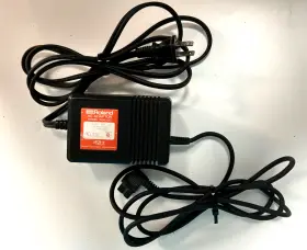 ACH-100 ROLAND Ac Power Adapter Rhythm Composer