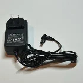 Spectra Ue Ue15wcp1-090140spa Switching Power Adapter Model 9v 1.4a