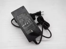 Switching Power Xh1200-7000 Supply Xh1200-7000ii 12v 7.0a 84w Ac Adapter