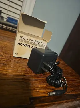 033317011223 TEXAS INSTRUMENTS Adapter Calculator Charger