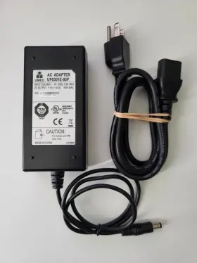 Umec Up0301e-05p Ac Adapter 5v 6a Max 30w P/n 131832-000 4 Pin Charger