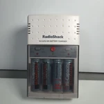 Vintage Radio Shack 23-335 Ni-cd Ni-hm Battery Charger For Aa Aaa 9v Batteries. Fixed Price $12.00.
